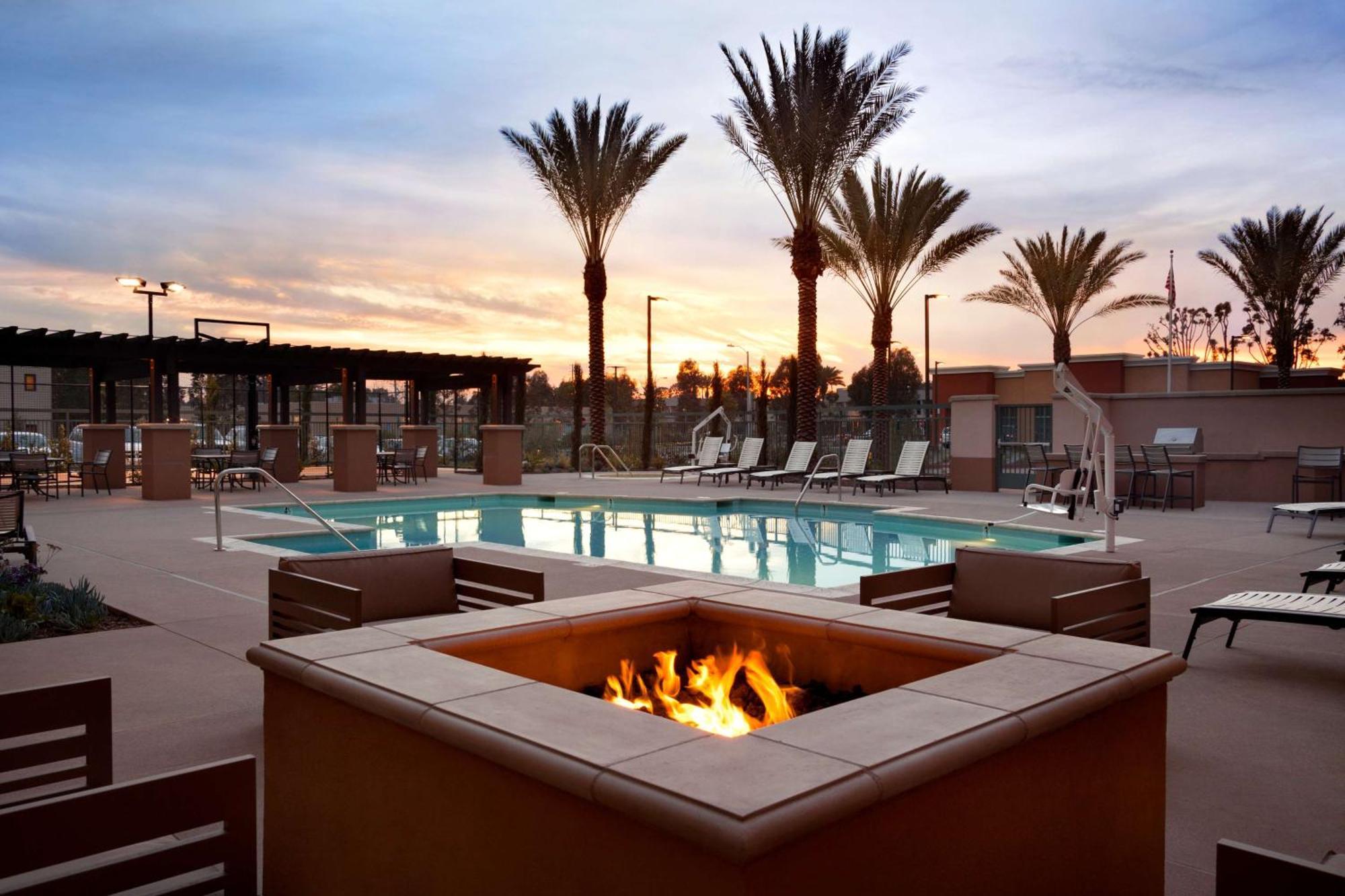 Homewood Suites By Hilton Irvine John Wayne Airport Exterior photo